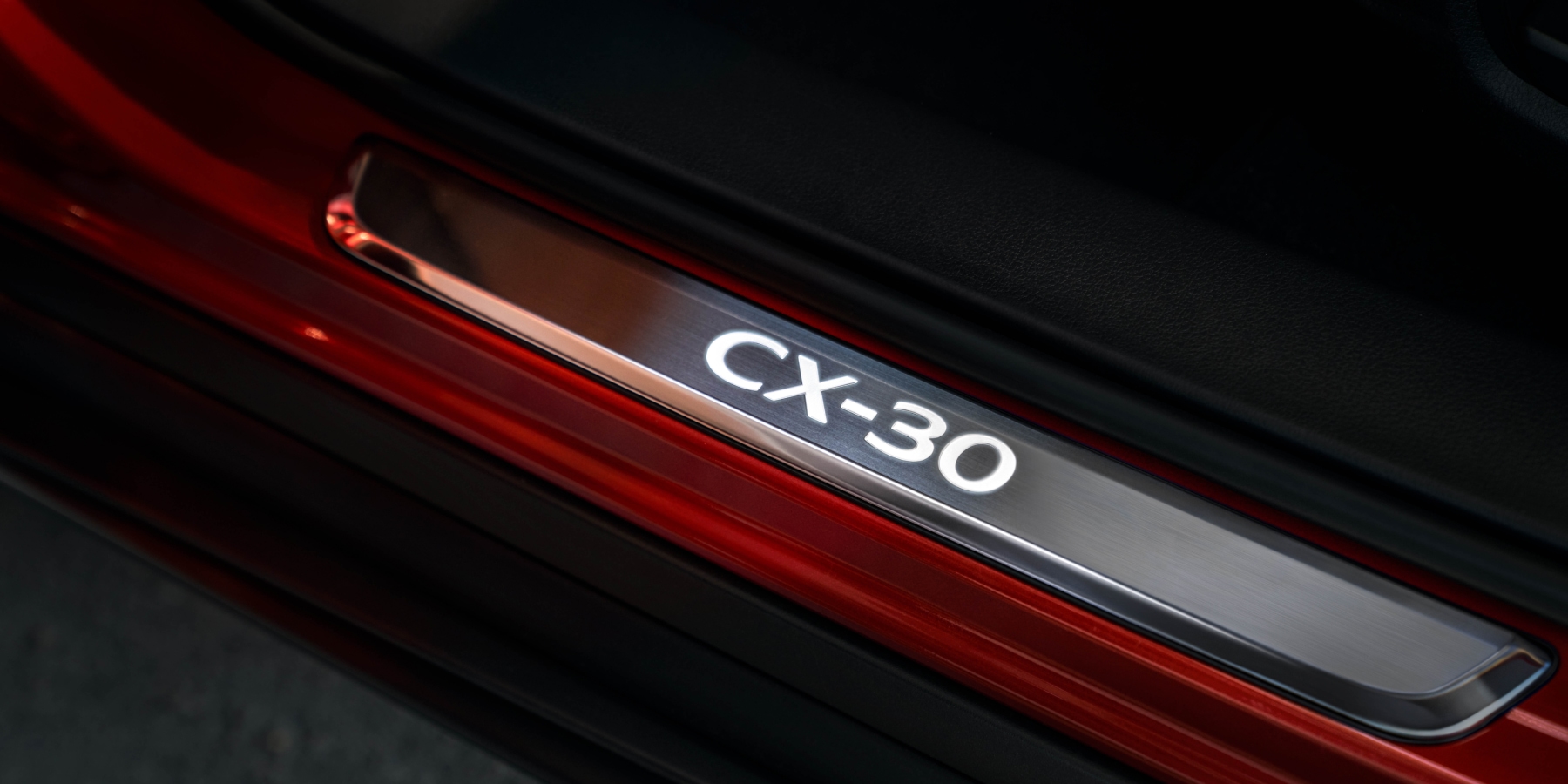 Accesorios para el Mazda CX-30 2026 – Placas de umbral iluminadas Accesorios para el Mazda CX-30 2026 – Placas de umbral iluminadas